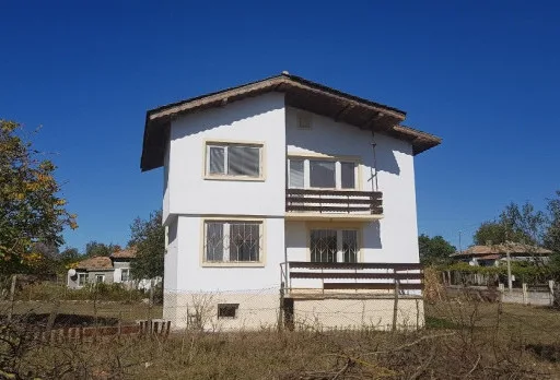 Bau- und Reparaturarbeiten an einem Haus in der Nähe von Dobrich