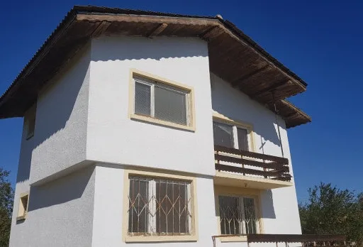 Bau- und Reparaturarbeiten an einem Haus in der Nähe von Dobrich