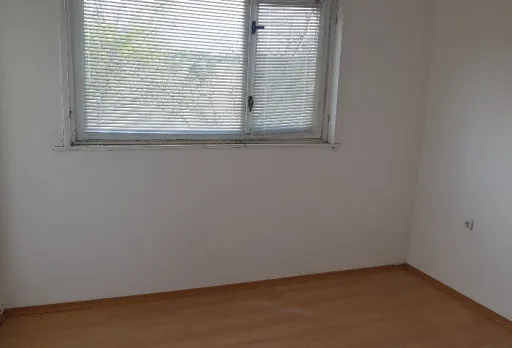 Bau- und Reparaturarbeiten an einem Haus in der Nähe von Dobrich