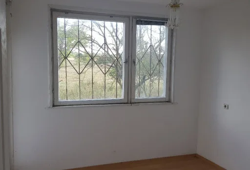 Bau- und Reparaturarbeiten an einem Haus in der Nähe von Dobrich