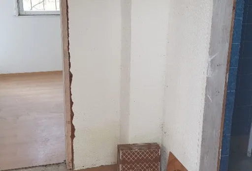 Bau- und Reparaturarbeiten an einem Haus in der Nähe von Dobrich