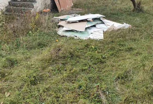 Bau- und Reparaturarbeiten an einem Haus in der Nähe von Dobrich