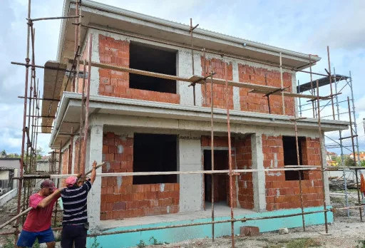 Двуетажна къща с паркомясто – с. Тополи, Варна