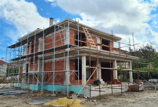 Двуетажна къща с паркомясто – с. Тополи, Варна