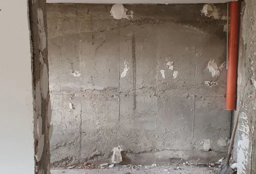 Bau- und Reparaturarbeiten an einem Haus in der Nähe von Dobrich