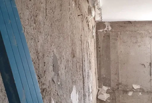 Bau- und Reparaturarbeiten an einem Haus in der Nähe von Dobrich