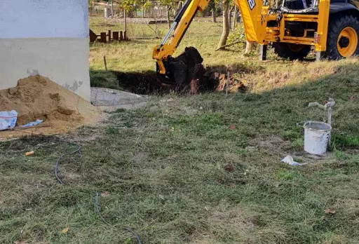 Bau- und Reparaturarbeiten an einem Haus in der Nähe von Dobrich