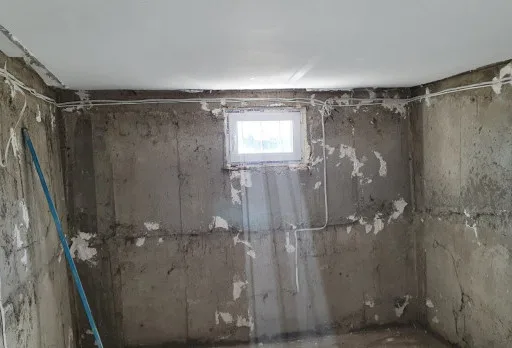Bau- und Reparaturarbeiten an einem Haus in der Nähe von Dobrich
