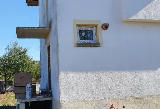 Bau- und Reparaturarbeiten an einem Haus in der Nähe von Dobrich