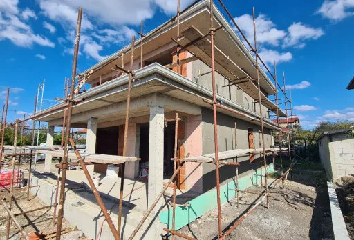 Двуетажна къща с паркомясто – с. Тополи, Варна