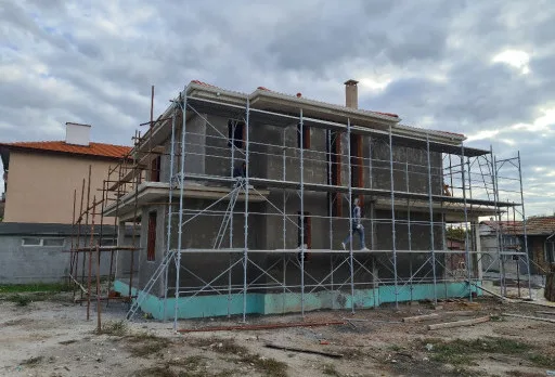 Двуетажна къща с паркомясто – с. Тополи, Варна