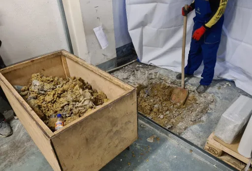 Изграждане на тоалетни в печатница във Варна