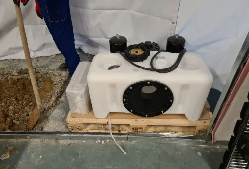 Изграждане на тоалетни в печатница във Варна