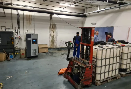 Изграждане на тоалетни в печатница във Варна