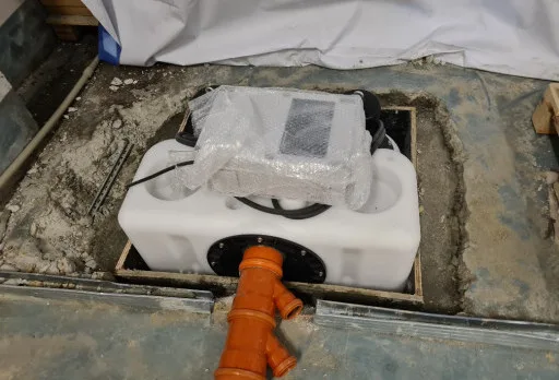 Изграждане на тоалетни в печатница във Варна