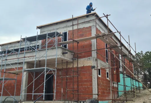 Модерна вила с плосък покрив в Балчик