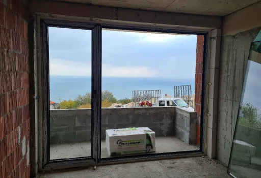 Модерна вила с плосък покрив в Балчик