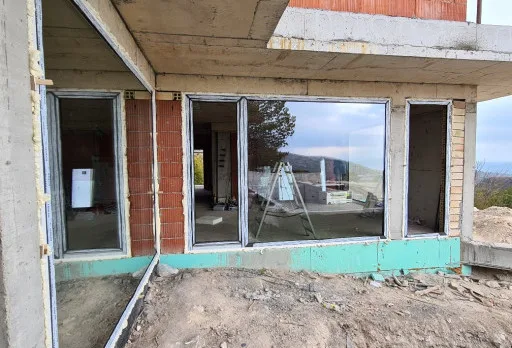 Модерна вила с плосък покрив в Балчик