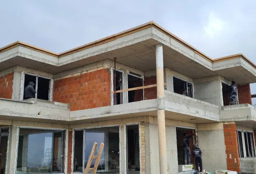 Модерна вила с плосък покрив в Балчик