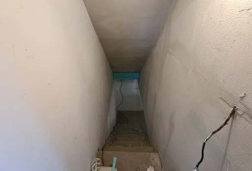 Bau- und Reparaturarbeiten an einem Haus in der Nähe von Dobrich