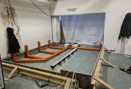 Изграждане на тоалетни в печатница във Варна