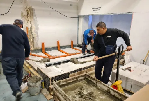 Изграждане на тоалетни в печатница във Варна