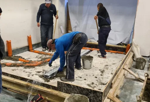 Изграждане на тоалетни в печатница във Варна