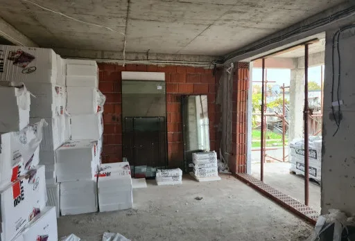 Двуетажна къща с паркомясто – с. Тополи, Варна