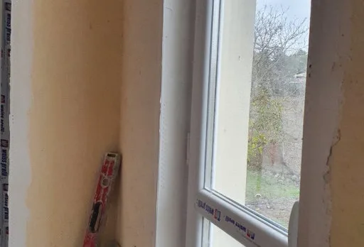 Bau- und Reparaturarbeiten an einem Haus in der Nähe von Dobrich