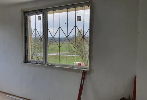 Bau- und Reparaturarbeiten an einem Haus in der Nähe von Dobrich