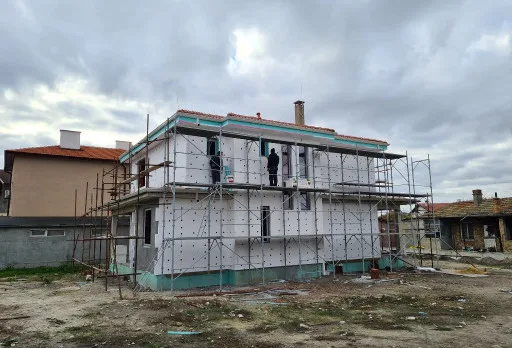 Двуетажна къща с паркомясто – с. Тополи, Варна