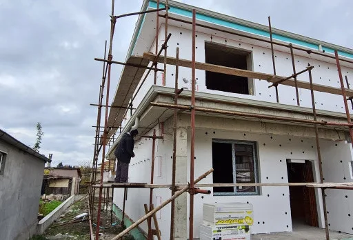 Двуетажна къща с паркомясто – с. Тополи, Варна