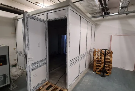 Изграждане на тоалетни в печатница във Варна