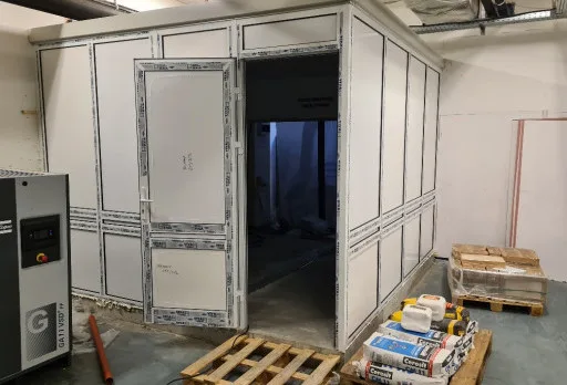 Изграждане на тоалетни в печатница във Варна