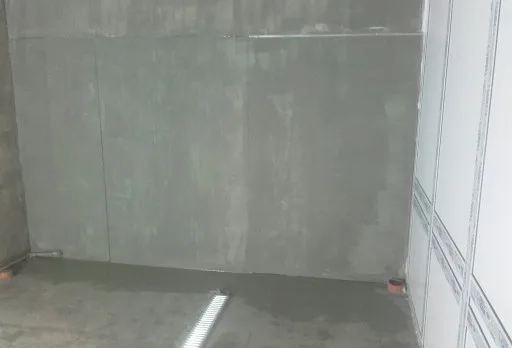 Изграждане на тоалетни в печатница във Варна