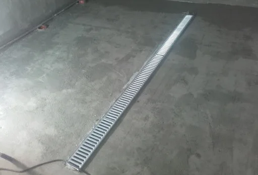 Изграждане на тоалетни в печатница във Варна