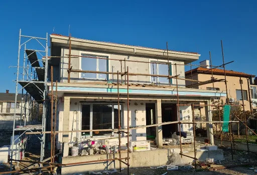 Двуетажна къща с паркомясто – с. Тополи, Варна