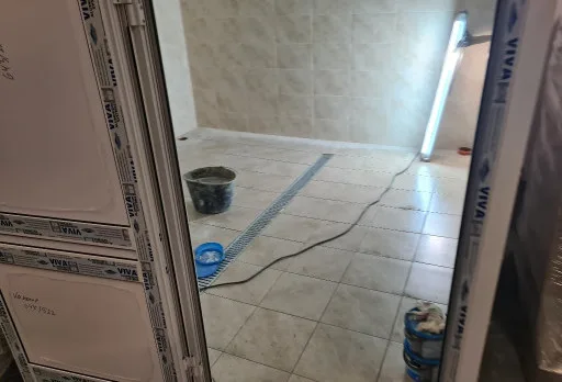 Изграждане на тоалетни в печатница във Варна