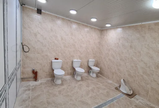 Изграждане на тоалетни в печатница във Варна