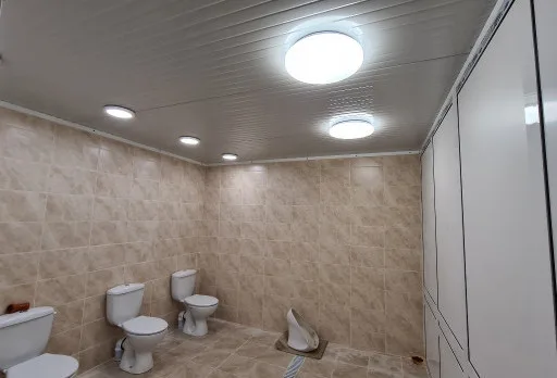 Изграждане на тоалетни в печатница във Варна