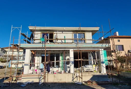 Двуетажна къща с паркомясто – с. Тополи, Варна