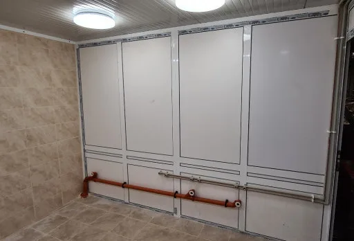 Изграждане на тоалетни в печатница във Варна