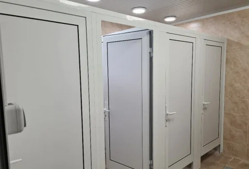 Изграждане на тоалетни в печатница във Варна