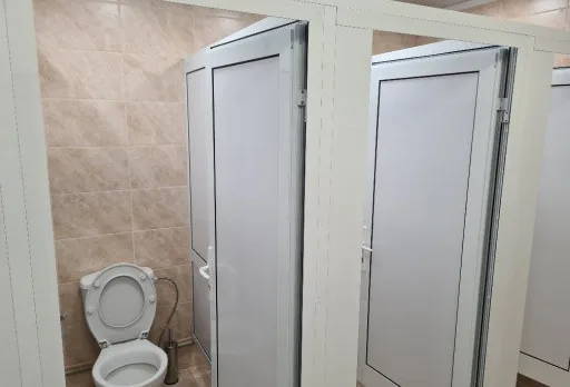 Изграждане на тоалетни в печатница във Варна