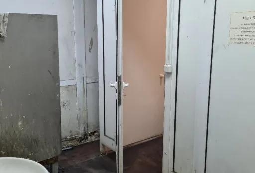 Демонтажни работи в печатница във Варна