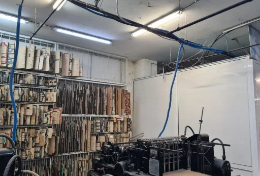 Демонтажни работи в печатница във Варна