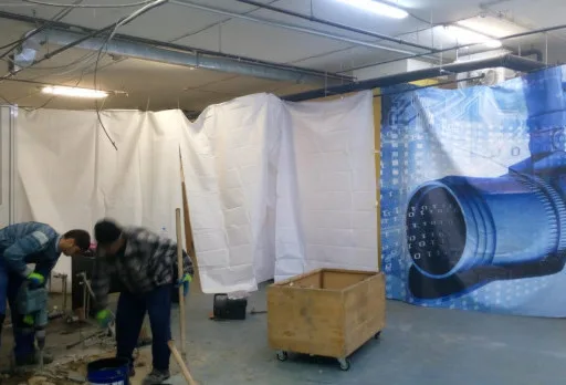 Демонтажни работи в печатница във Варна