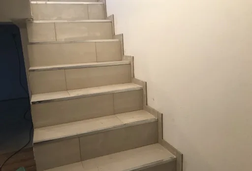 Bau- und Reparaturarbeiten an einem Haus in der Nähe von Dobrich