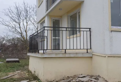 Bau- und Reparaturarbeiten an einem Haus in der Nähe von Dobrich