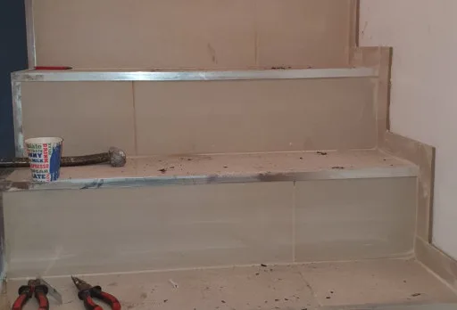Bau- und Reparaturarbeiten an einem Haus in der Nähe von Dobrich